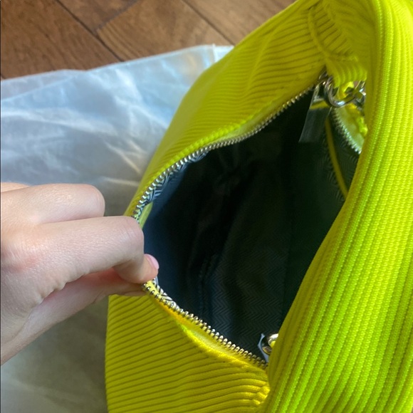 Vibrant Yellow Shoulder Bag with Textured Finish and Chain Detail - Picture 8 of 9